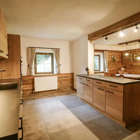 Bergglueck By Interhome * シュピス