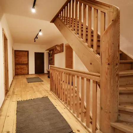 Bergglueck By Interhome シュピス